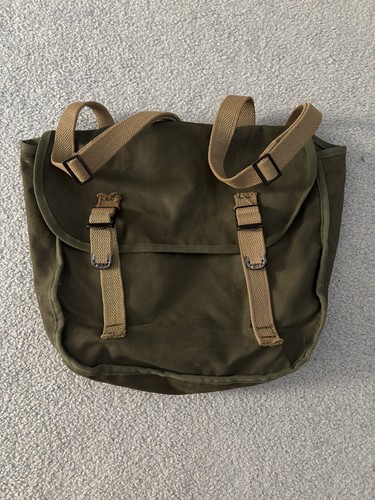 Vtg military field pack - us,
